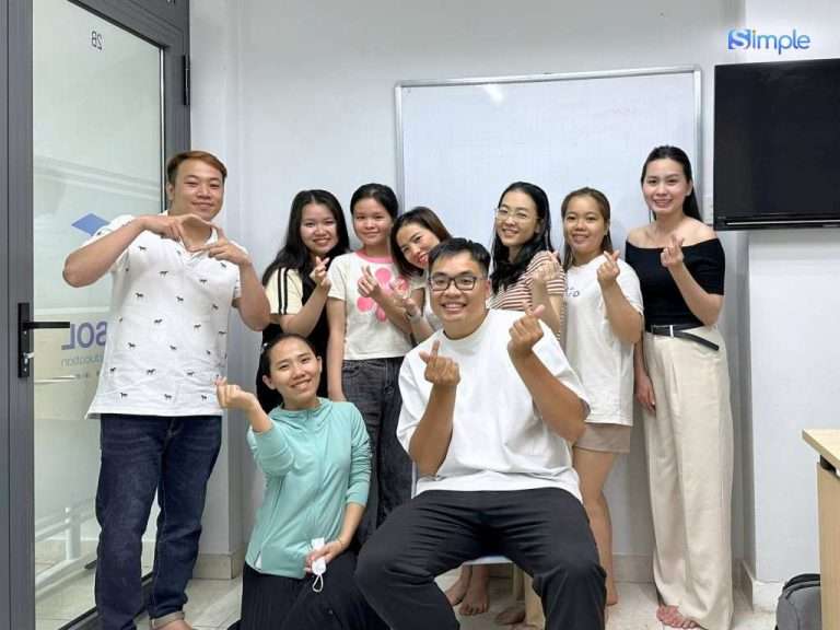 học viên tham gia lộ trình học tiếng Anh tại Simple (1)