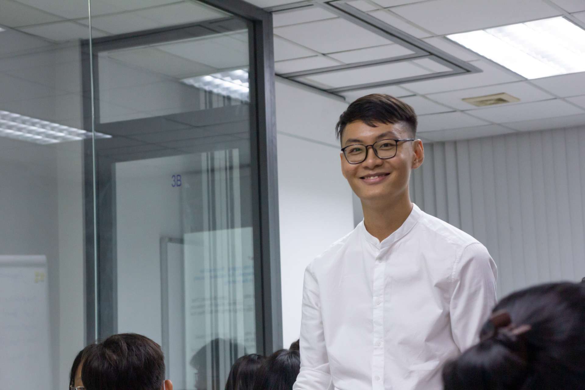 Sinh viên gặp khó khăn trong bài thi IELTS Reading, minh họa cho những hạn chế của trình độ ielts 5.5