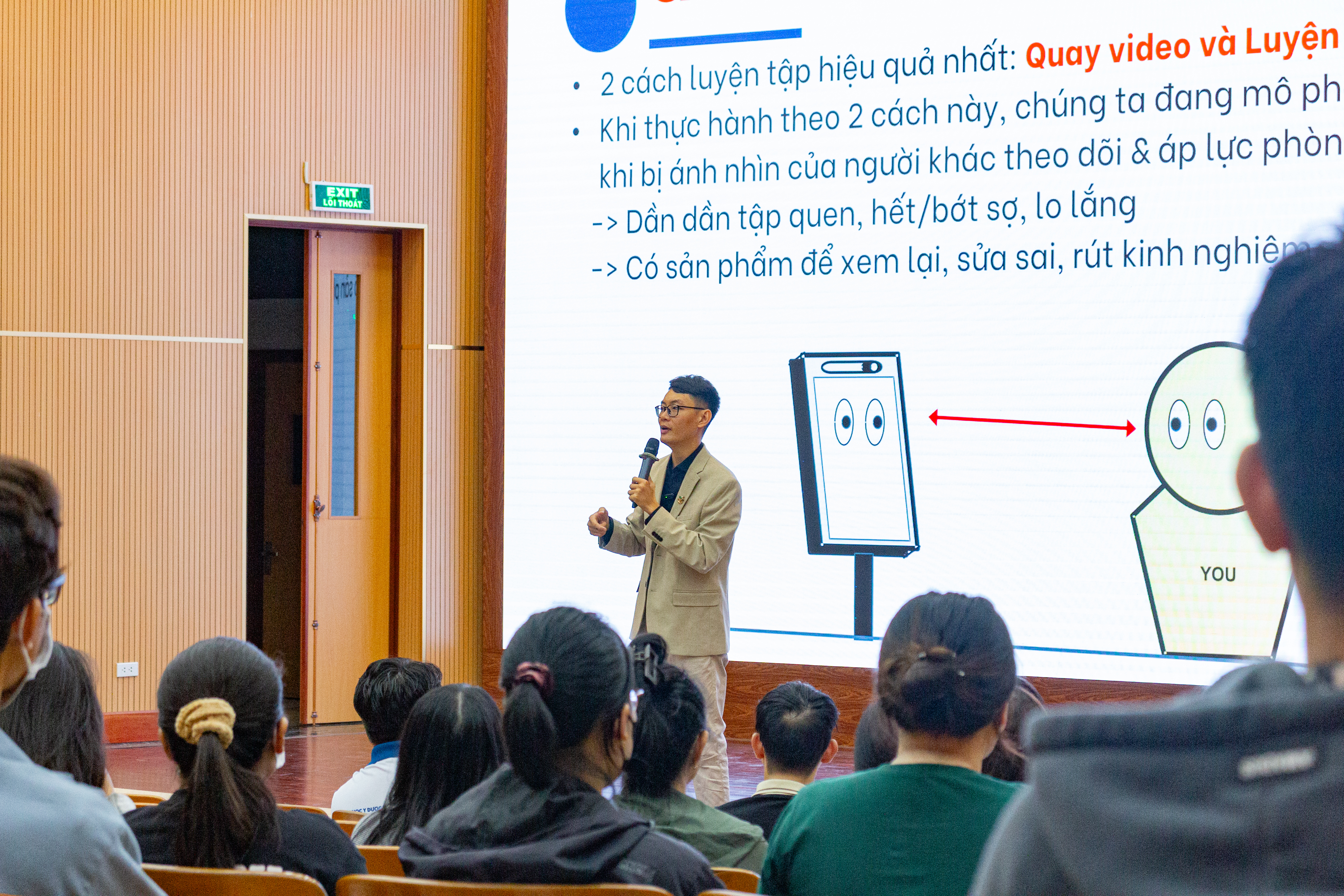 Lợi ích của chứng chỉ IELTS trong học tập và công việc